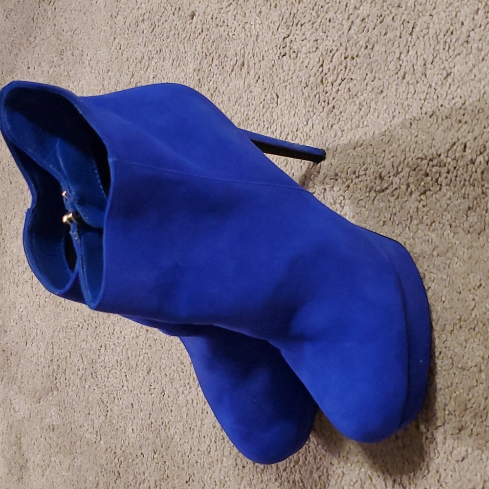 Jessica Simpson Booties - Picture 7 of 10